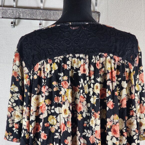 SJS Black Salmon Cream Floral Rayon Span Flutter Sleeve Lace Neck Top Size 3X - Picture 13 of 16